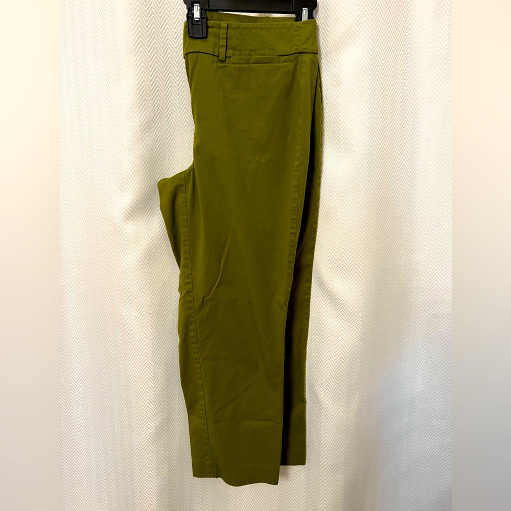 Ann Taylor Petite Olive Green Crop Pant 6P